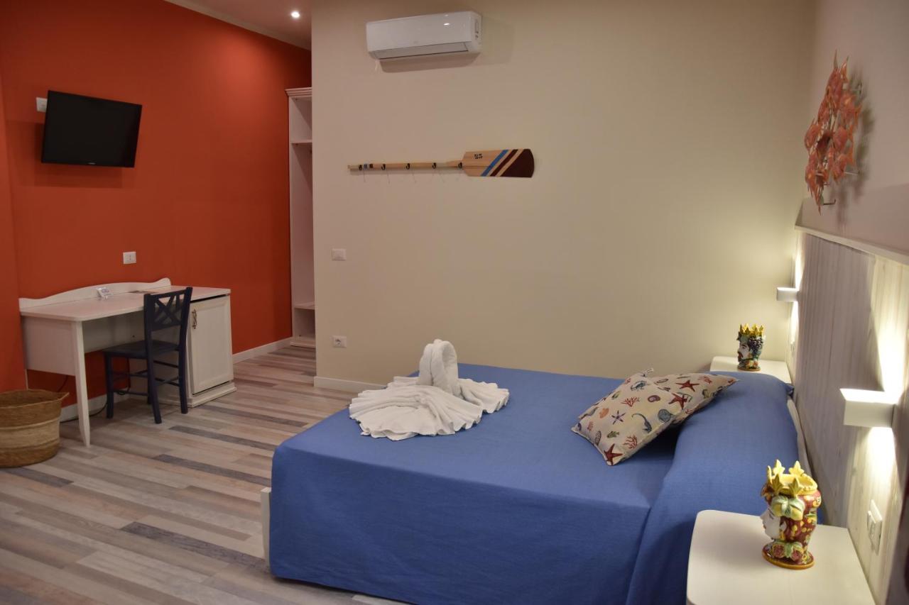 B&B Marina Blu Giardini-Naxos Zewnętrze zdjęcie